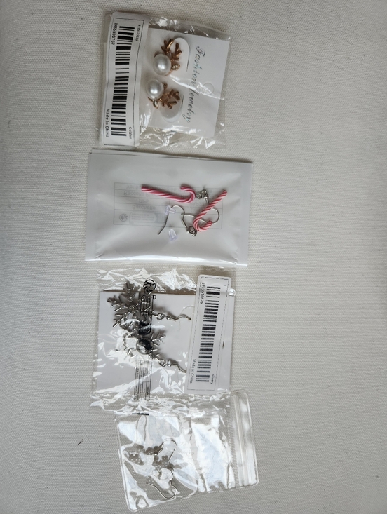 Source Unknown Jewelry - Mixed Pack of Holiday Fashion Earrings